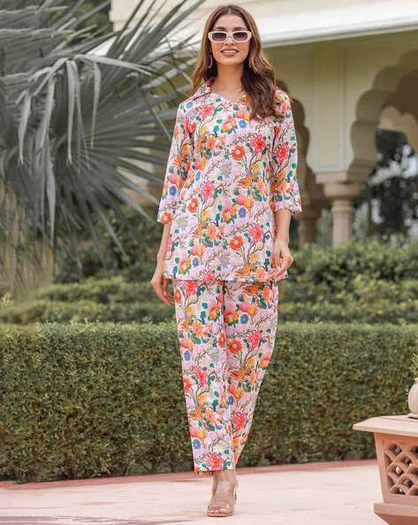 🌸 Floral Paradise Women’s Cordset 🌸